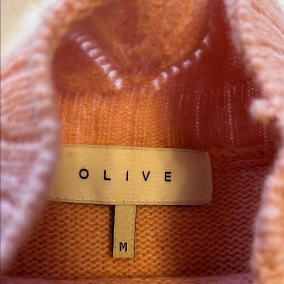 Elegant Pink Turtleneck Sweater - Picture 2 of 8